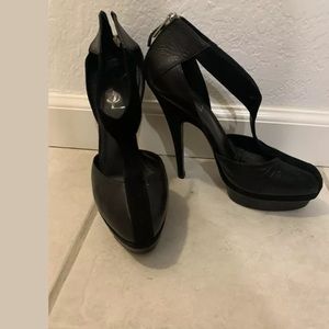 Yves Saint Laurent Black Easy T Strap Heels 39.5